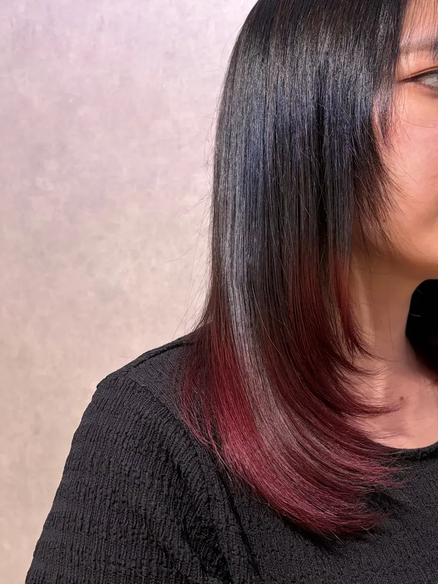 ミディアム カラー デザインカラー レイヤーカット 上田 佳奈のヘアスタイル