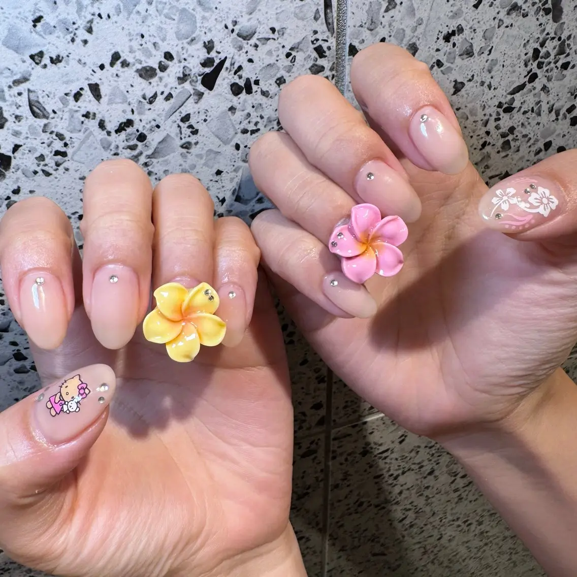ネイル 夏ネイル ハンドネイル RIEKO🍒 ワンホン♡推しネイルのネイルデザイン