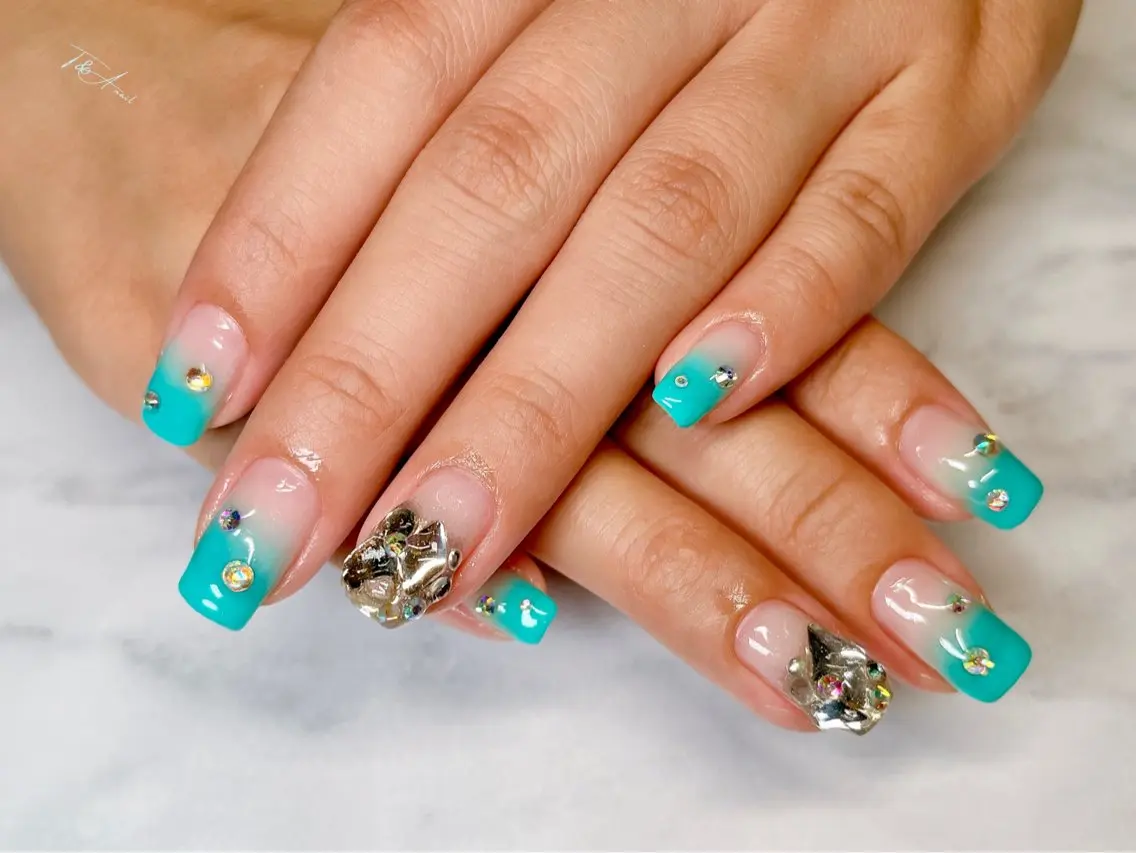 ネイル ブルー ジェルネイル グラデーション キラキラネイル スカルプネイル T&A nailのネイルデザイン