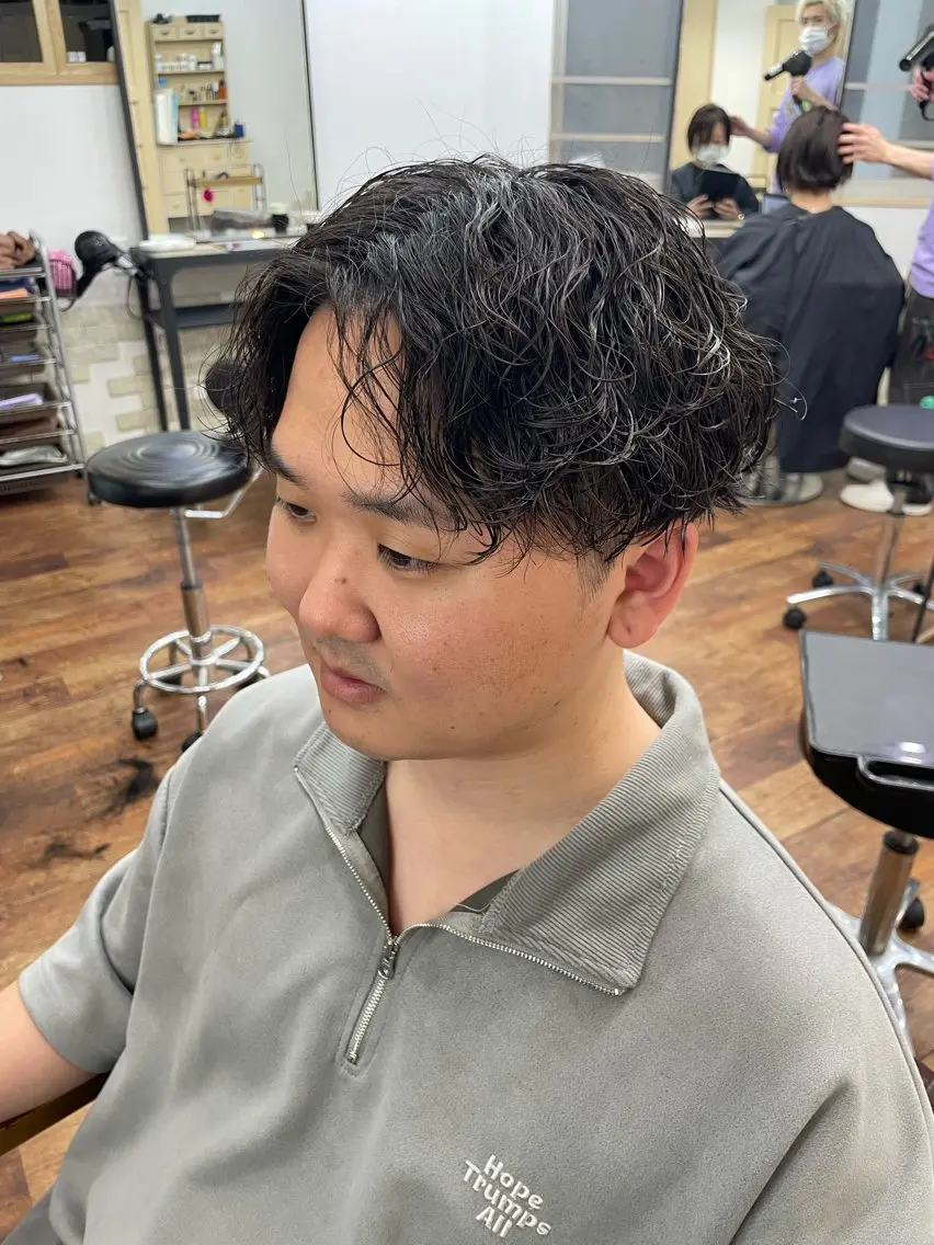 パーマ メンズ センターパート メンズパーマ RITSUKI横浜 メンズ特化😎のヘアスタイル
