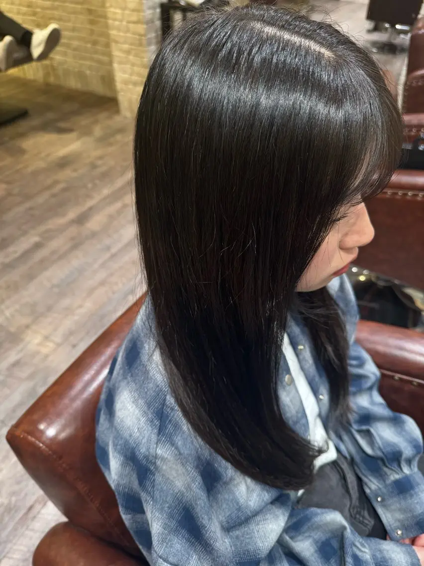 ロング カラー オリーブカラー 野口 菜緒のヘアスタイル