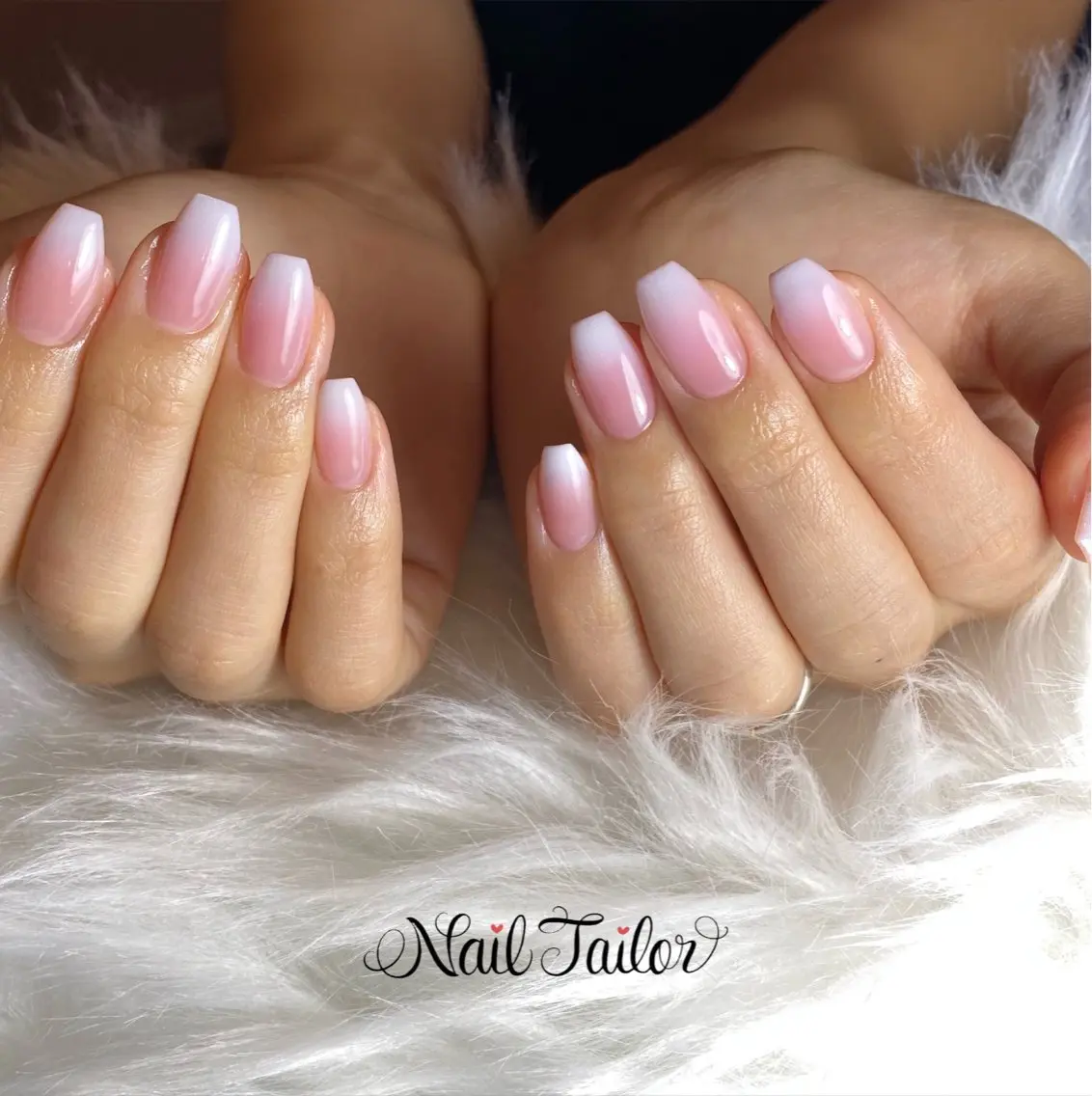 ネイル ジェルネイル グラデーション ブライダルネイル ホワイト ハンドネイル NailTailor ネイルテイラーのネイルデザイン