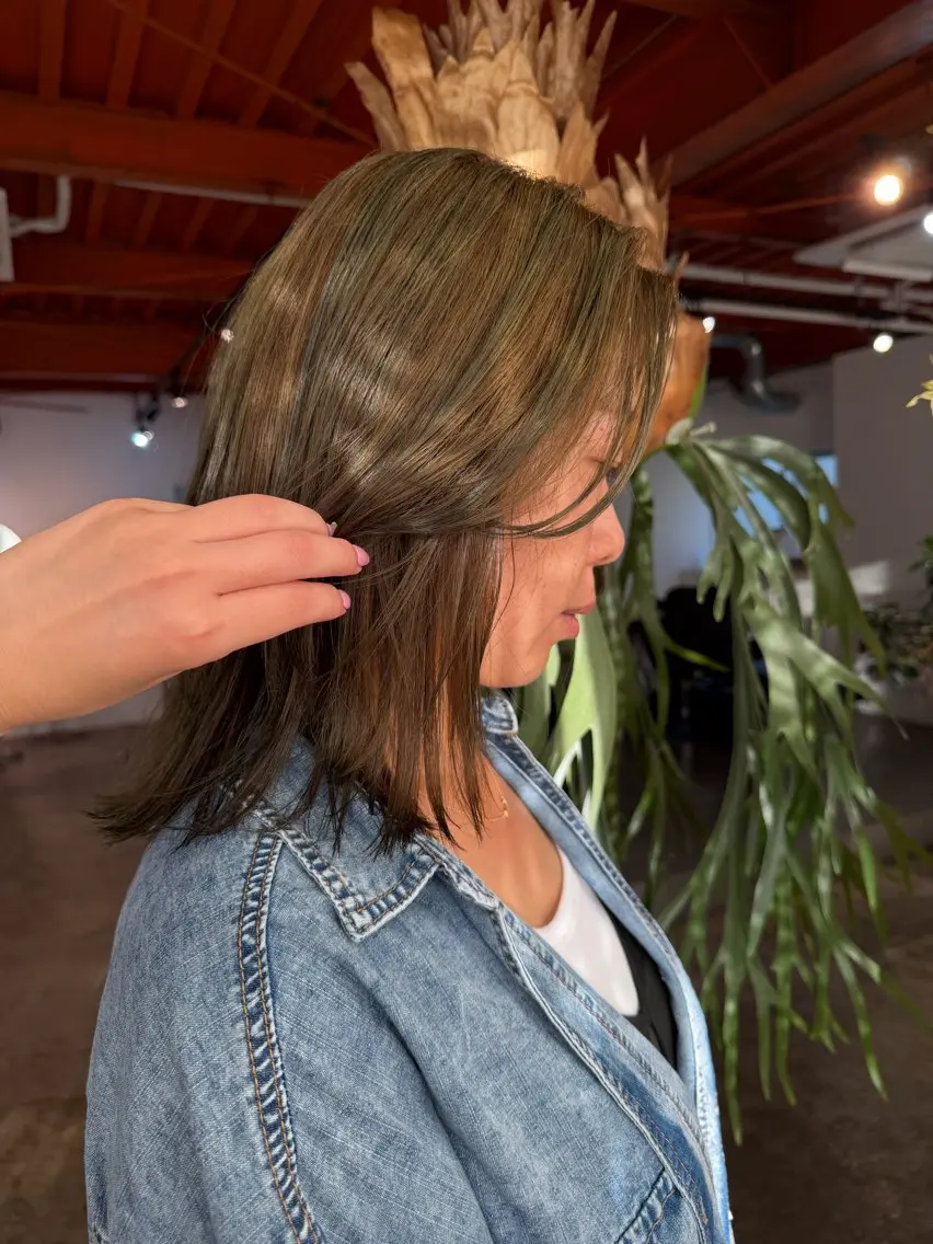 カラー ブリーチ ダブルカラー ブリーチなしカラー 安谷 彩香のヘアスタイル