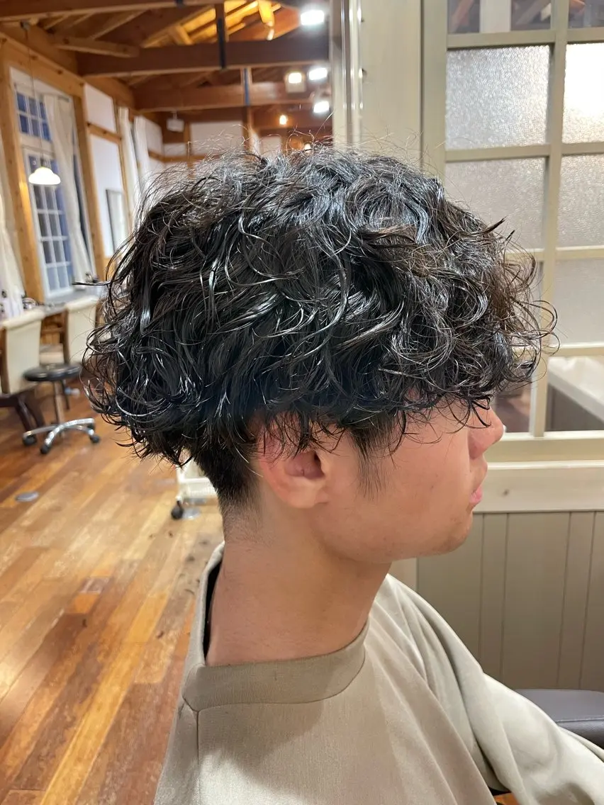 パーマ メンズ メンズパーマ 波巻きパーマ カット パーマ 生駒 隼輝のヘアスタイル