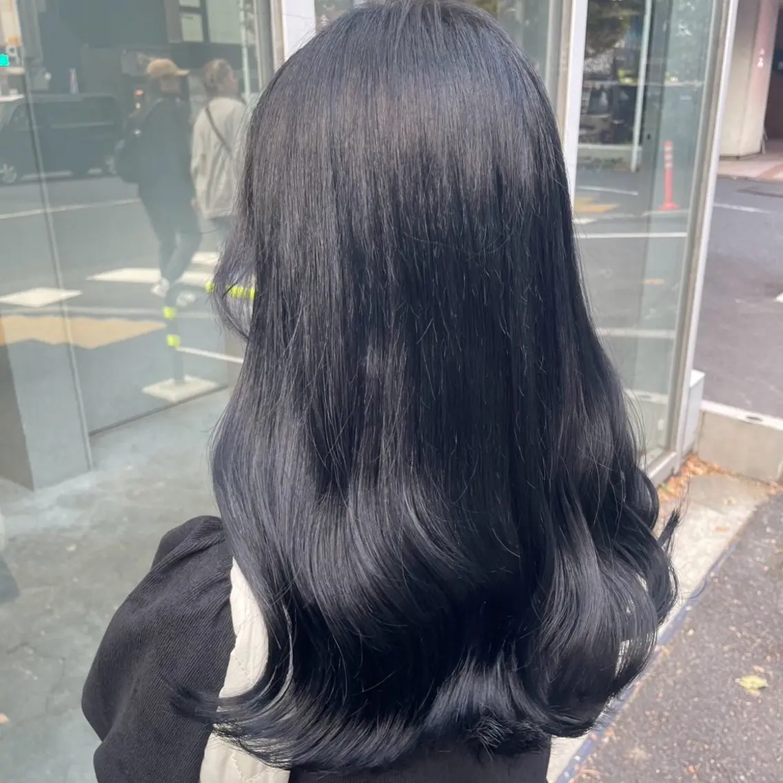 ロング カラー ヘアアレンジ 黒髪 ブルーカラー ブルーブラック 髪質改善 トリートメント 💓色落ちまで綺麗な 垢抜けカラー💓のヘアスタイル