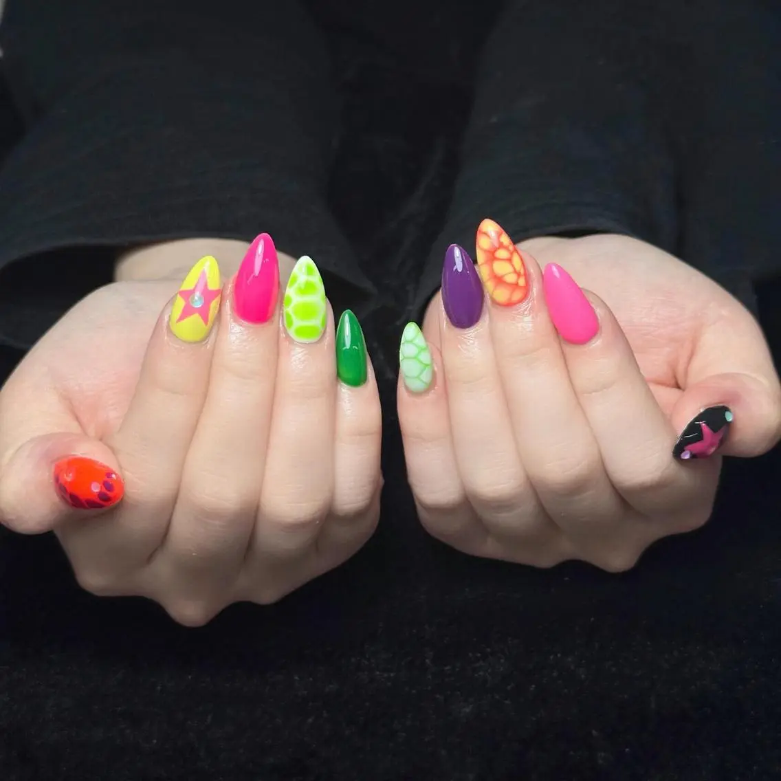 ネイル アートネイル チークネイル ドット フットネイル フレンチネイル ハンドネイル ハンドケア Mika Nails 心斎橋のネイルデザイン