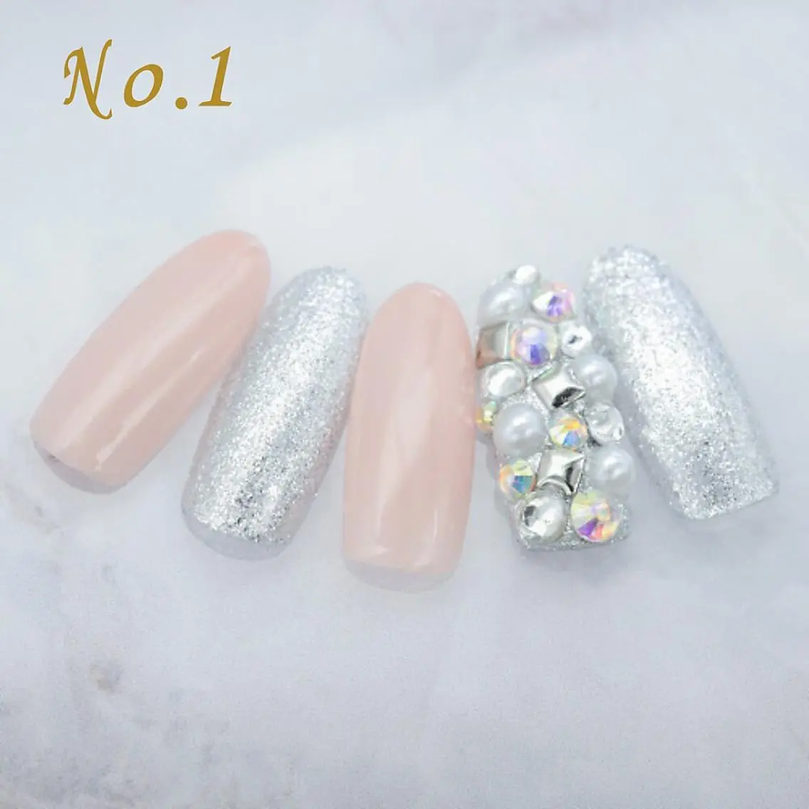 ご新規様🤍オフ込み定額デザインハンドネイル💅🏻￥2,200の写真