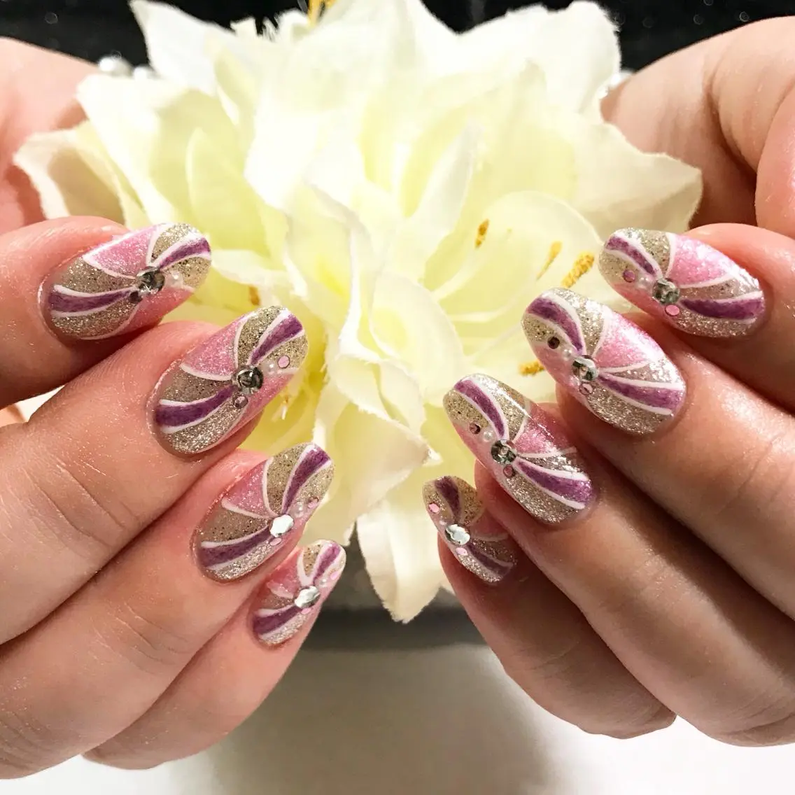 ネイル フットネイル シンプルネイル 春ネイル ホワイト 冬ネイル ハンドネイル nail fufla ♡yamane♡のネイルデザイン