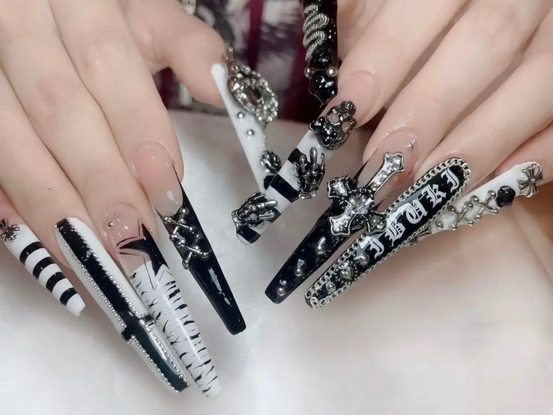 ネイル 韓国ネイル マグネットネイル 持ち込み ニュアンスネイル シンプルネイル ハンドネイル Huyn Nail Shinjyukuのネイルデザイン