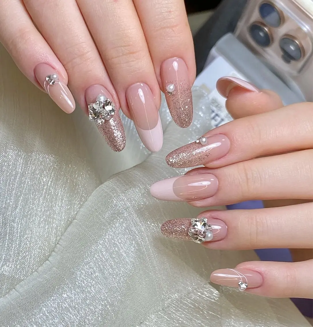 ネイル フットネイル フレンチネイル グラデーション ハート 韓国ネイル ハンドネイル Lynn_ Nailのネイルデザイン