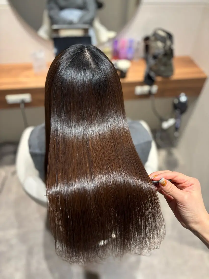 ロング カット 縮毛矯正 トリートメント 美髪ヘア 🤍erikaのヘアスタイル