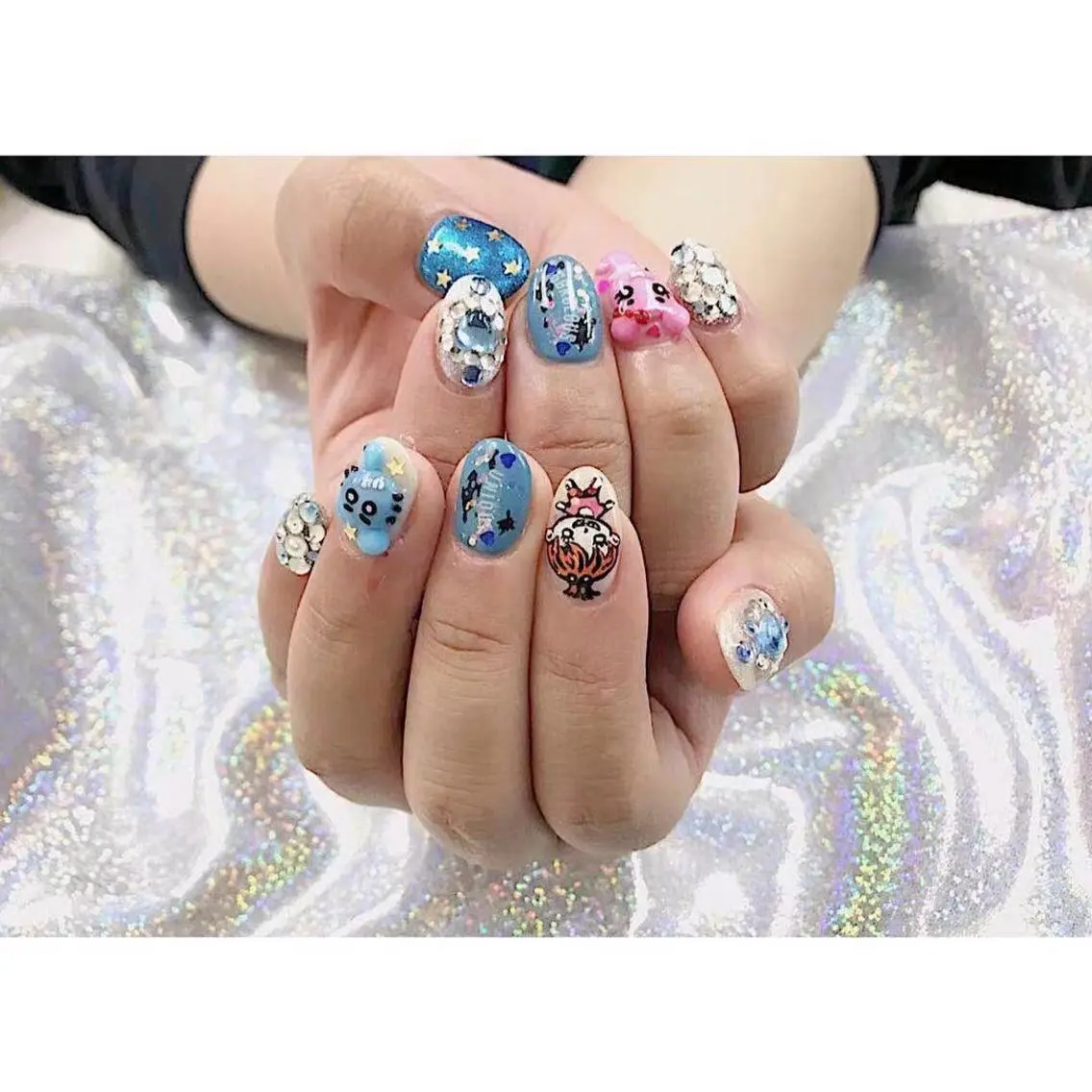 ネイル ハンドネイル MoonNail ユリ🌸のネイルデザイン