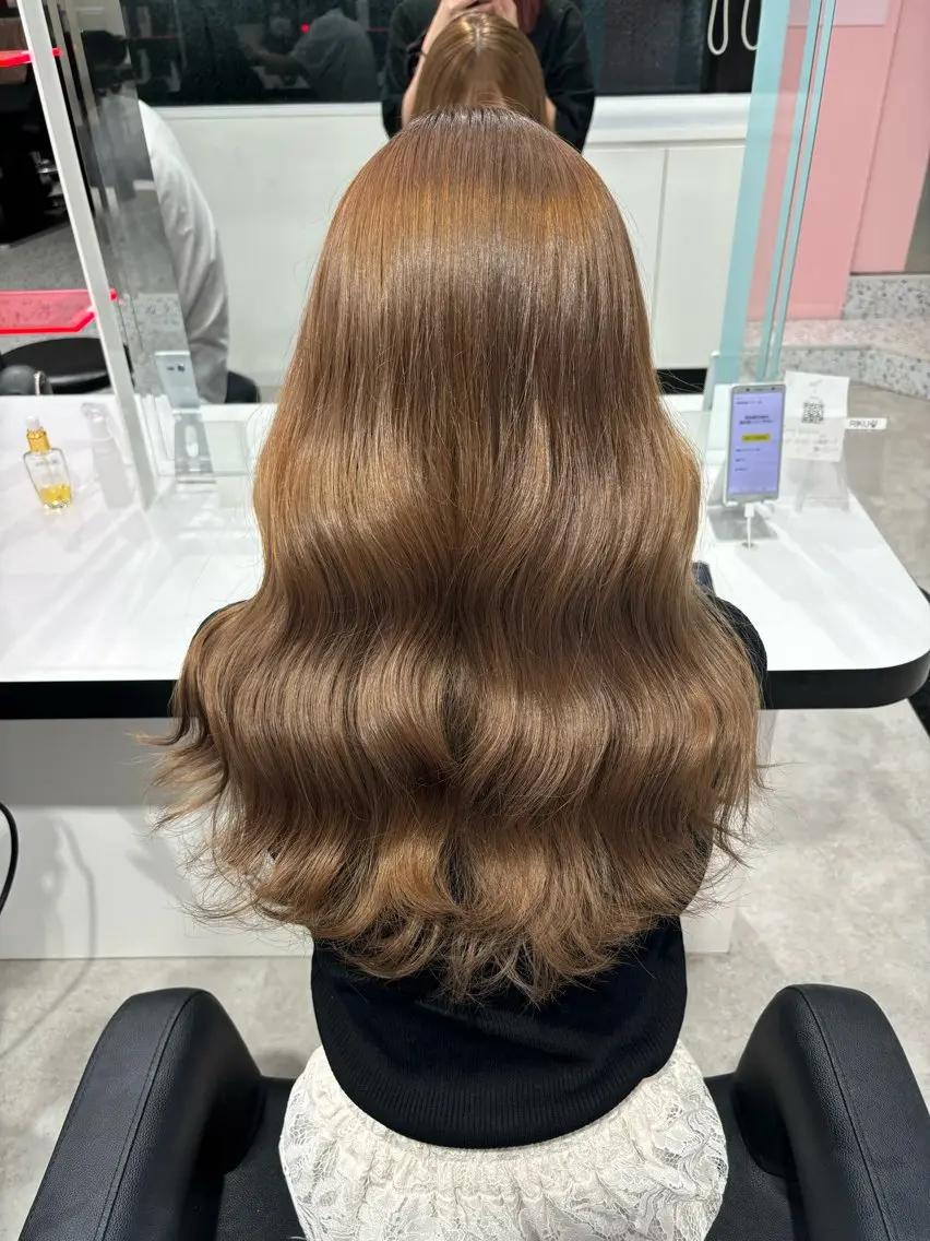 ロング カット ヘアカラー 艶髪ハイトーンカラー 渋谷🎀ririkaのヘアスタイル