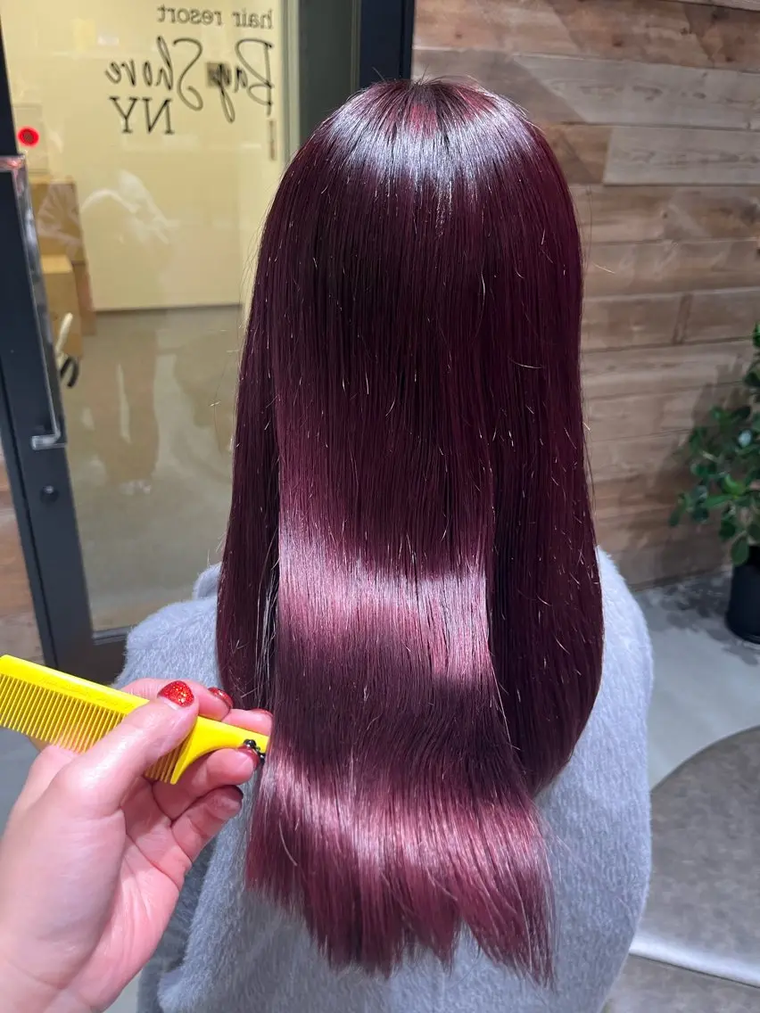 セミロング カラー レッドカラー カット ヘアカラー 志賀 楓のヘアスタイル