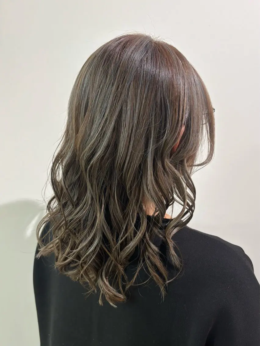 ロング カラー 古川 琴美のヘアスタイル