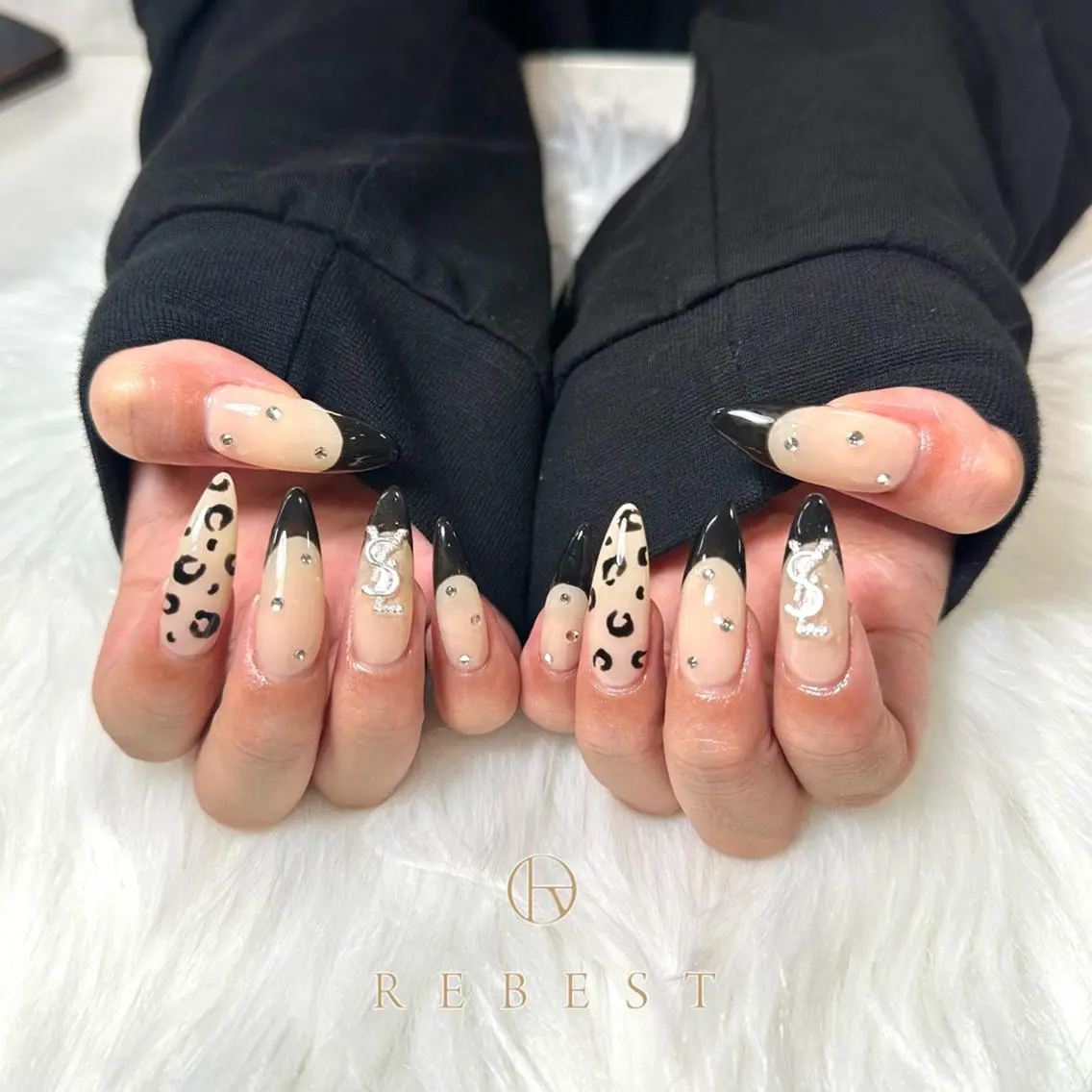 ネイル ❤️💛REBEST 京橋 nailのネイルデザイン