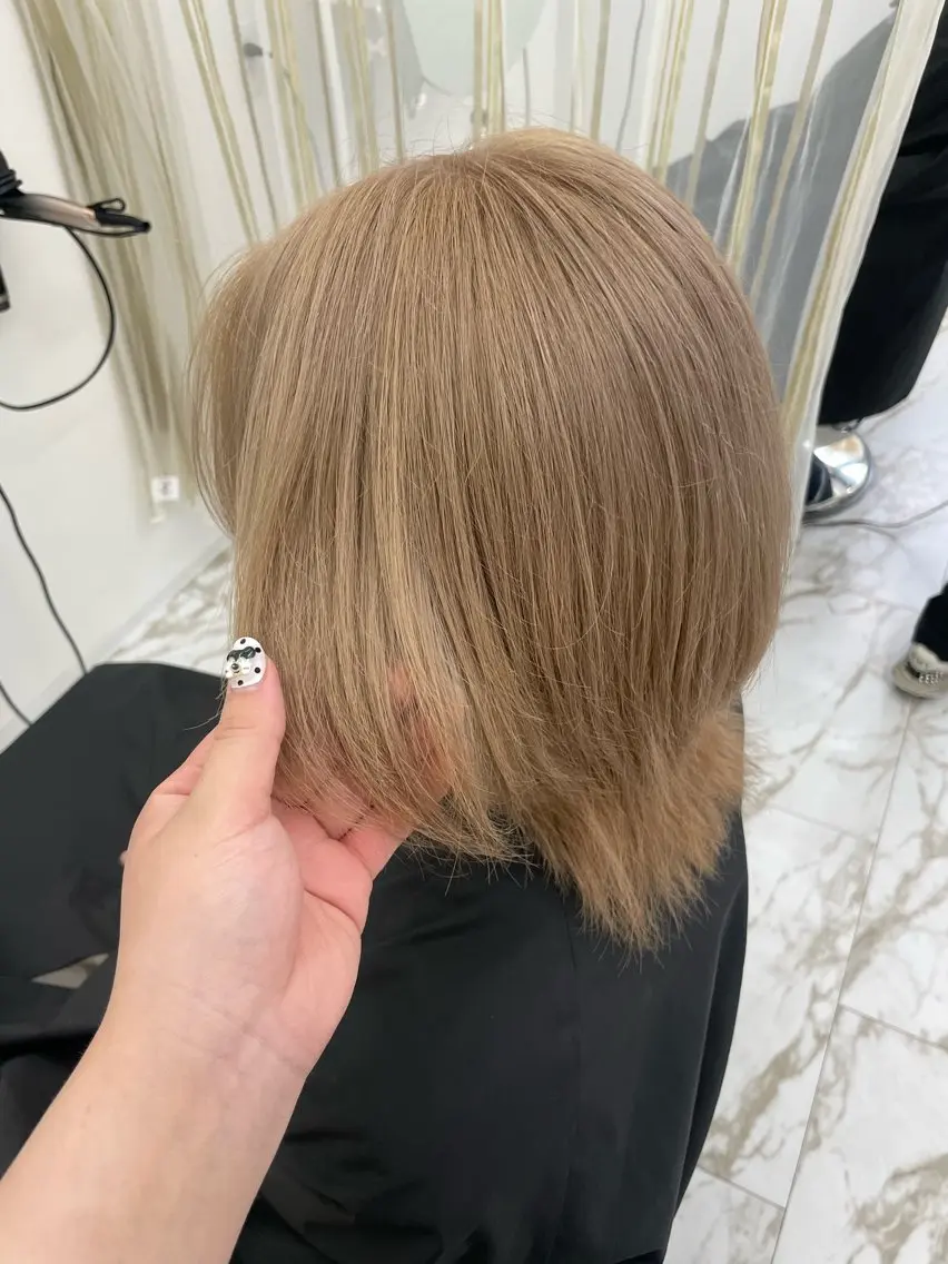 ショート ヘアカラー Hiroka / NANAのヘアスタイル