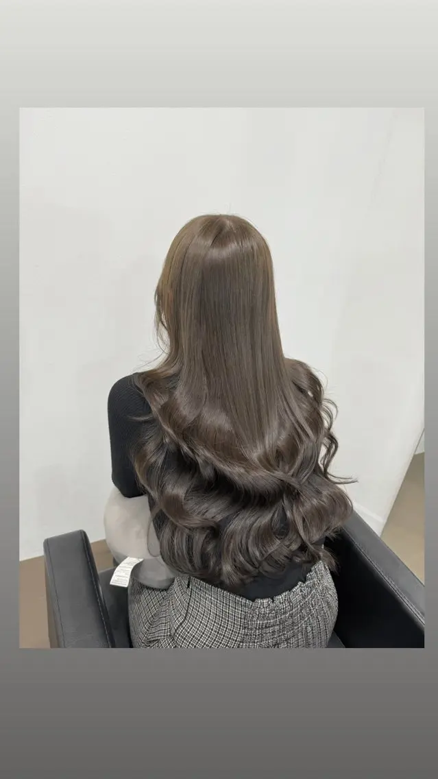 ロング カラー グレージュ ヘアカラー トリートメント 心寧🍑🤍ྀི/ 透明感colorのヘアスタイル