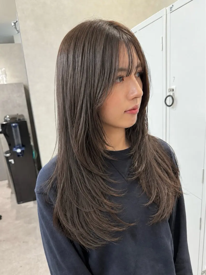 ロング カット ヘアカラー トリートメント ニシカワ ユズミのヘアスタイル