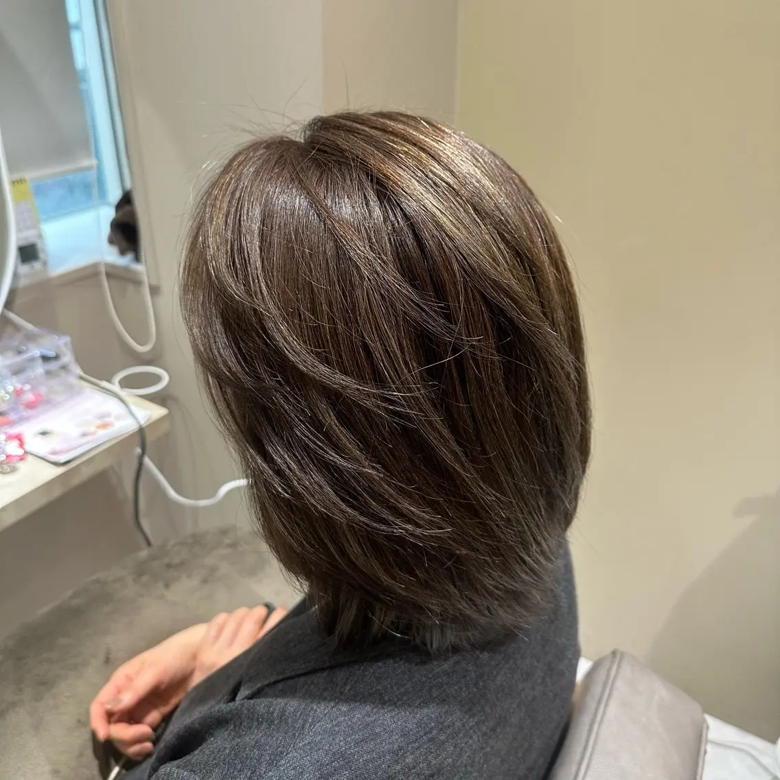 ショート 髪質改善 縮毛矯正 ヘアカラー トリートメント 髪質改善個室サロン' 白髪ぼかし・縮毛矯正のヘアスタイル