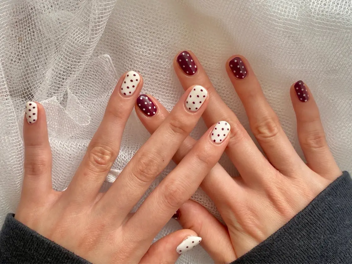 ネイル アートネイル ドット ワンカラーネイル シンプルネイル ハンドネイル ハンドケア private. nailsalonのネイルデザイン