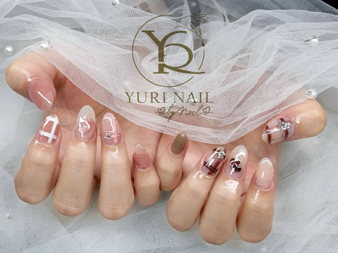 ネイル ハンドネイル フットネイル ハンドケア YURI Nail NARITAのネイルデザイン