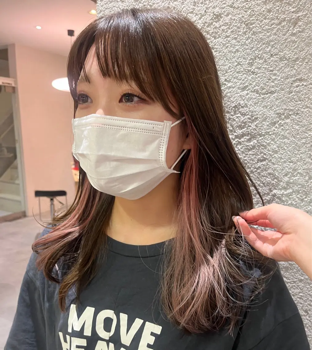 セミロング カラー 本田 茜のヘアスタイル