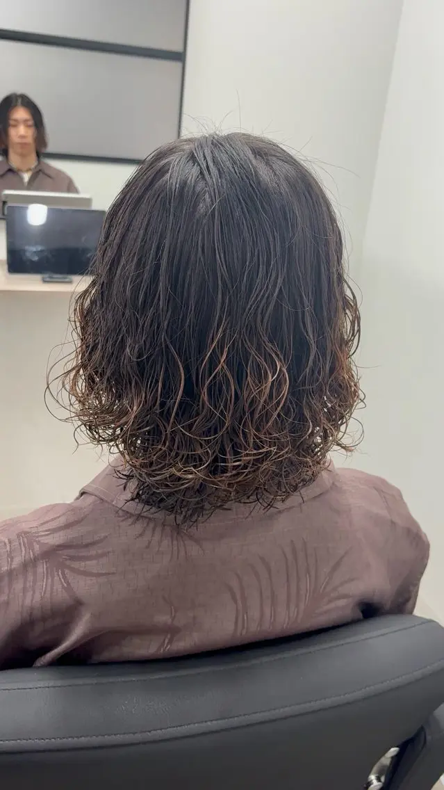 ロング メンズ メンズブリーチ カット パーマ トリートメント ケアパーマ/波巻き/ プードル/武田一馬のヘアスタイル