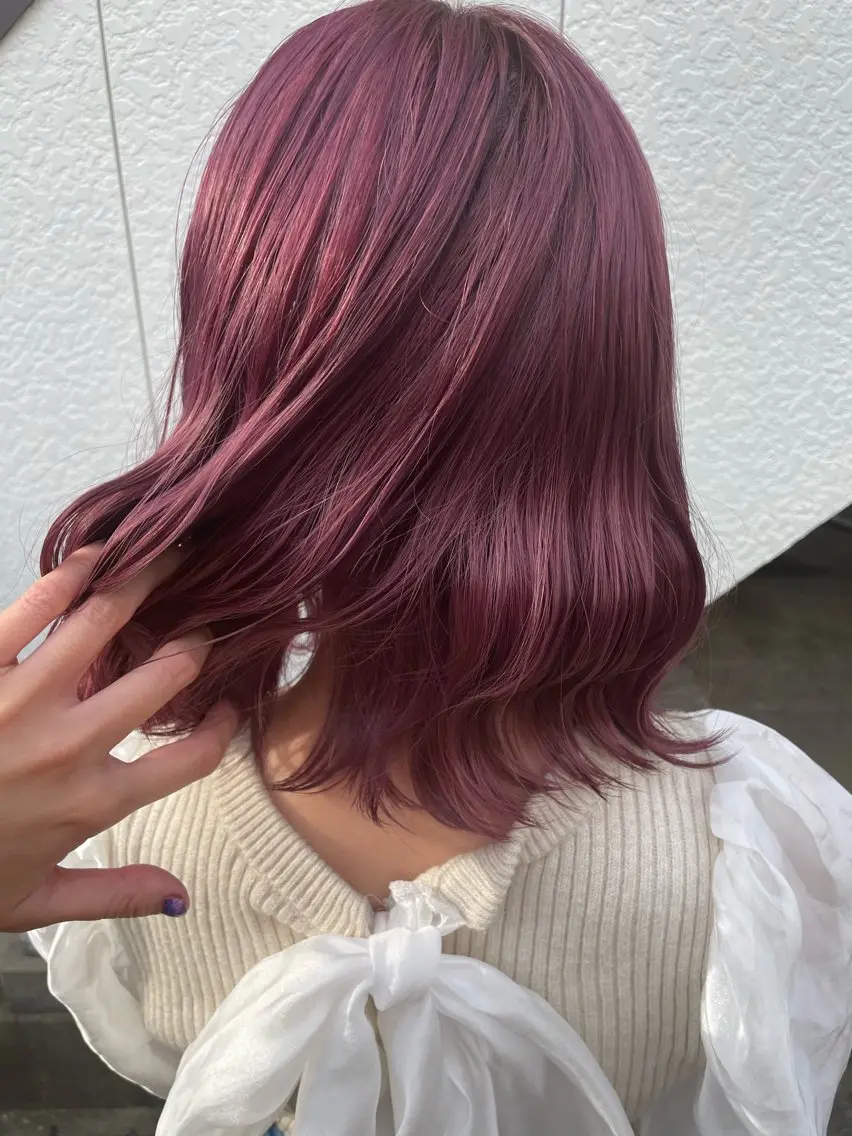 ミディアム カラー インナーカラー 推し ブリーチ 髪質改善のヘアスタイル