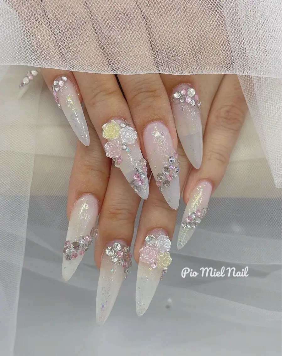 ロング 韓国風ヘア Pio Mielのネイルデザイン