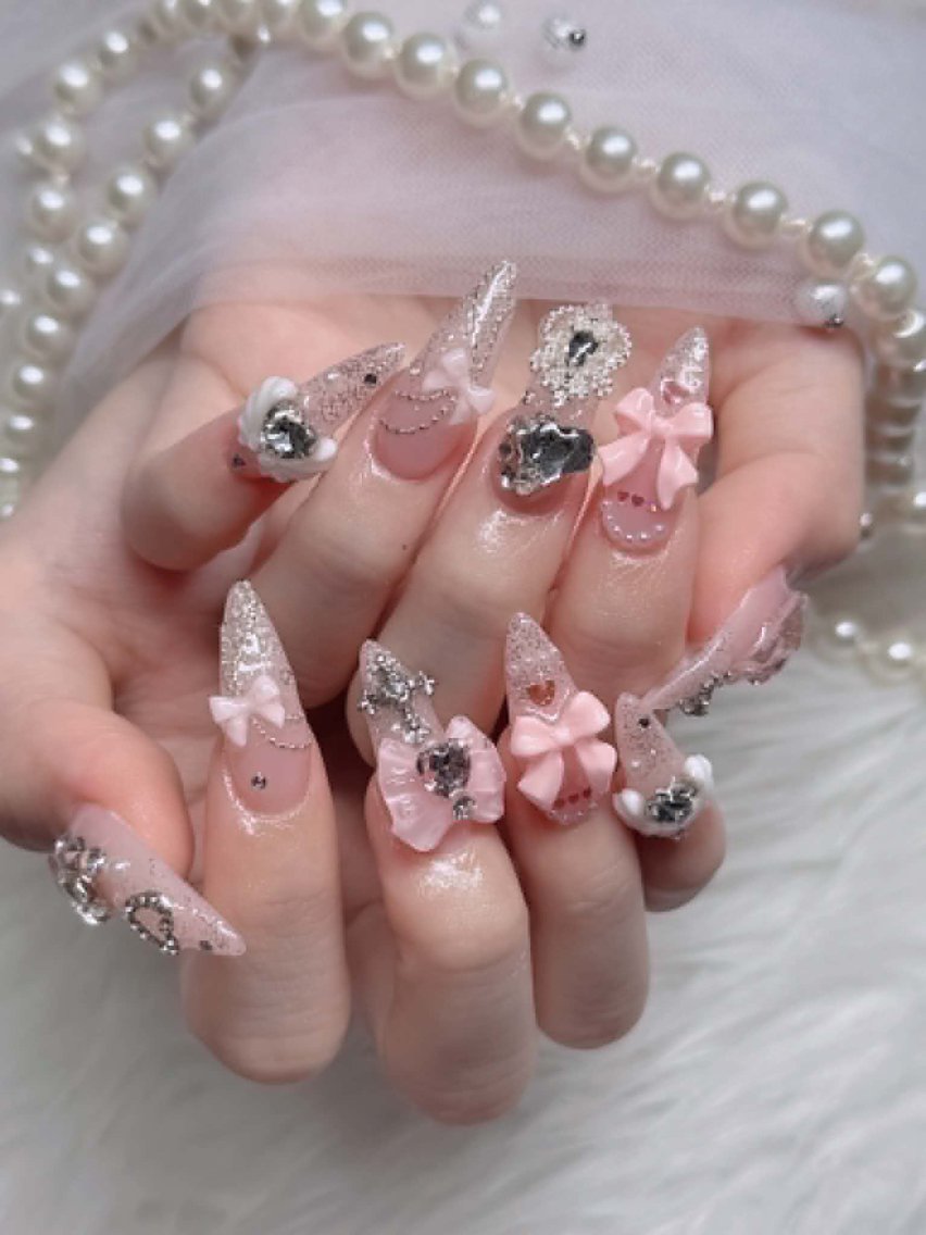 ネイル チークネイル フレンチネイル キラキラネイル 韓国ネイル マグネットネイル ハンドネイル yuuna hbabynailのネイルデザイン
