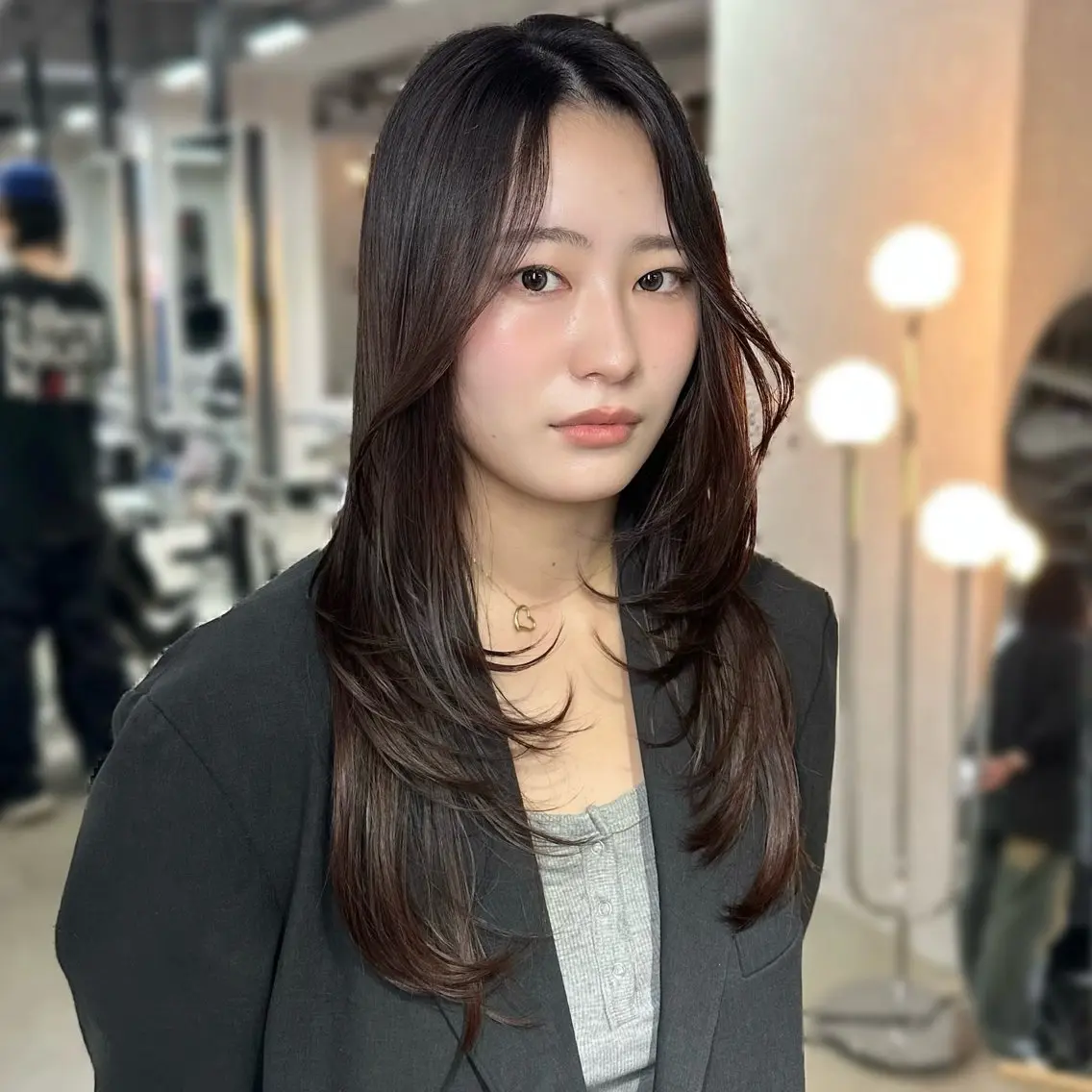 ロング くびれヘア 顔まわりレイヤー 顔周りカット 韓国風ヘア くびれレイヤー カット ヘアカラー 韓国レイヤー🇰🇷 艶髪💎renのヘアスタイル