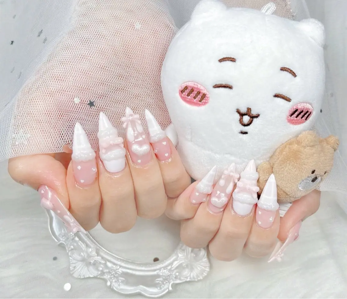 ネイル チークネイル 長さ出し フレンチネイル ジェルネイル グラデーション ハンドネイル THANHTHANH NAILのネイルデザイン