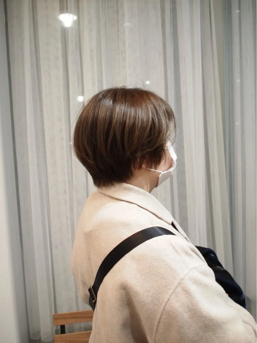 ショート カラー 草場 遼子のヘアスタイル