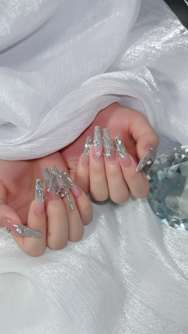 ネイル グラデーション 韓国ネイル ロングネイル 持ち込み 春ネイル ハンドネイル ZUZU AMEE NAILのネイルデザイン