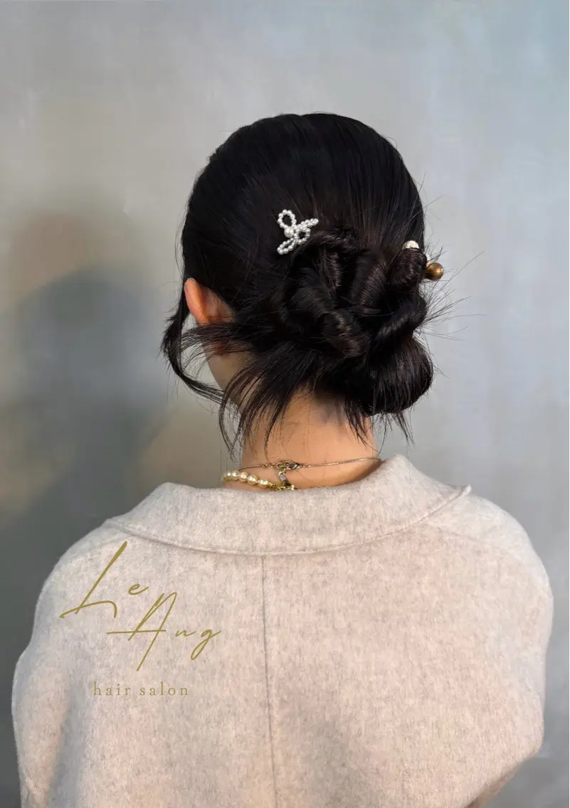 ミディアム ヘアアレンジ 結婚式・ブライダル ヘアセット 佐伯 桃のヘアスタイル