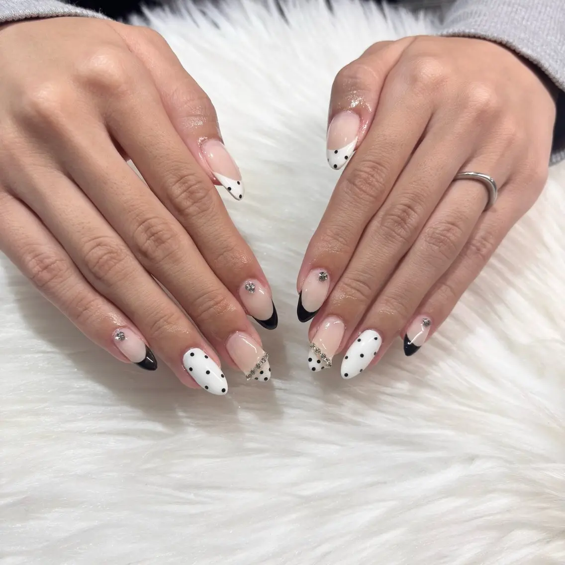 ネイル ドット フレンチネイル Viel💅 〜himene〜のネイルデザイン