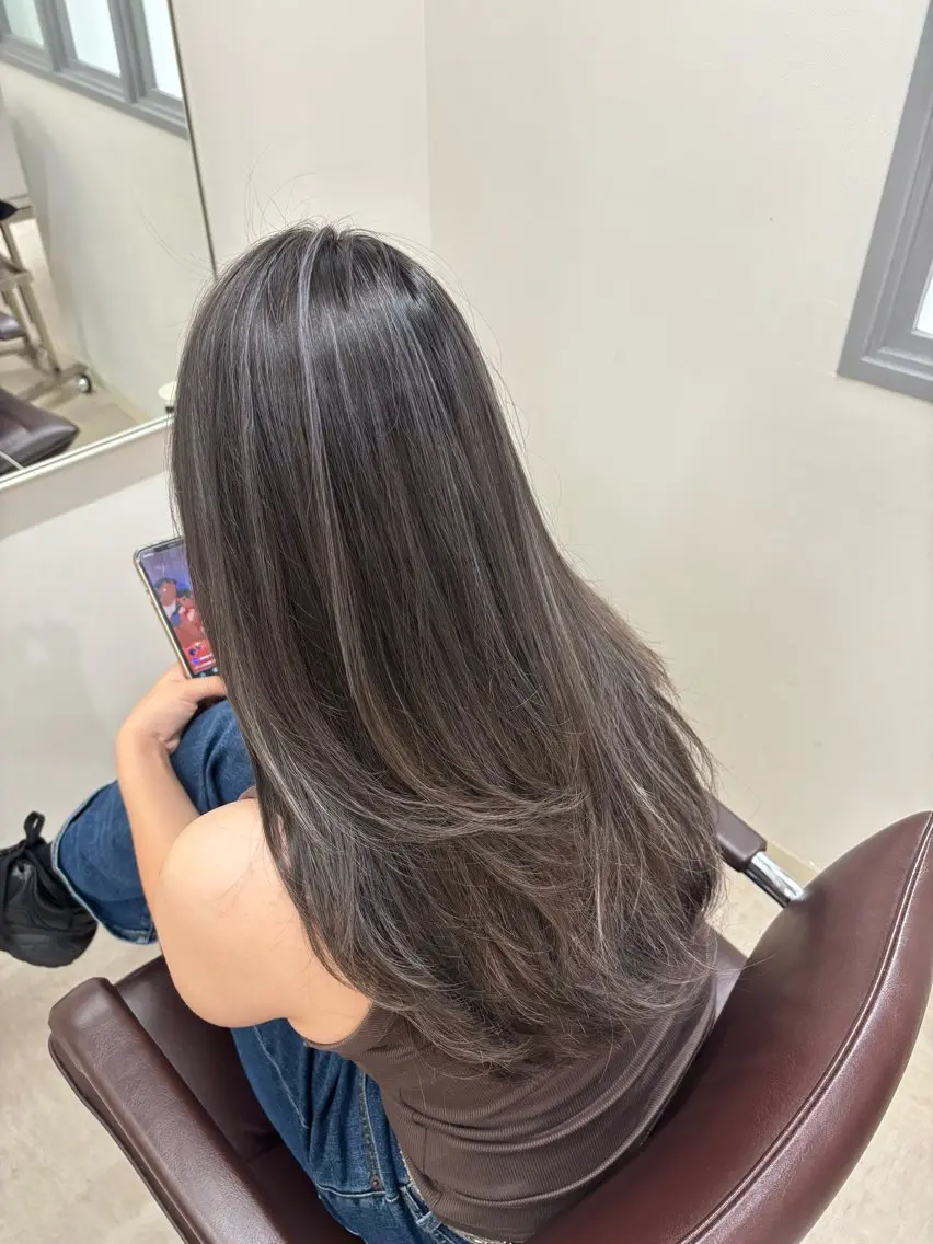 セミロング カラー ヘアカラー トリートメント hachiyama rinaのヘアスタイル