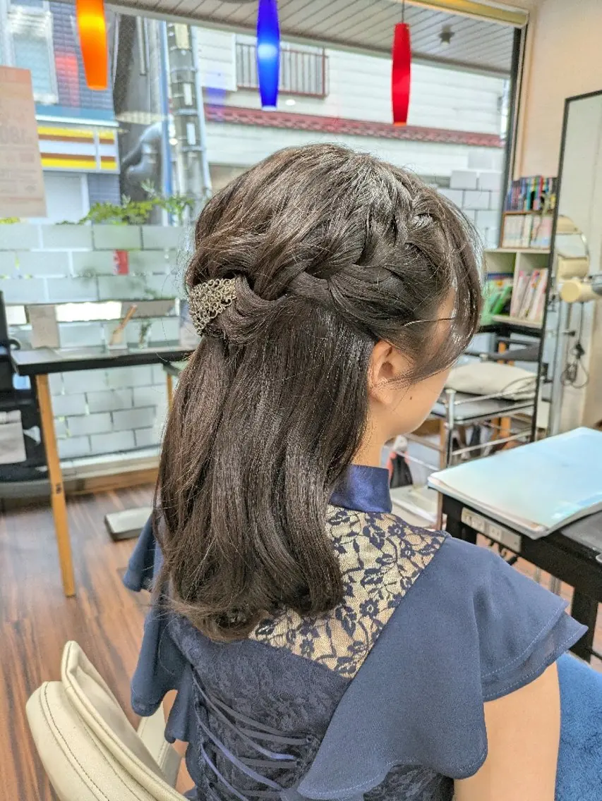 ヘアアレンジ ハーフアップ 大人女性カット/ヘア セット✨️片本🌸のヘアスタイル