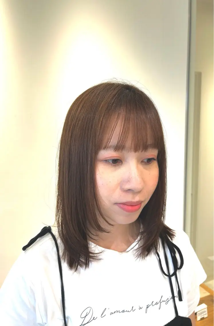 ミディアム 顔まわりレイヤー 顔周りカット レイヤーカット emu minekoのヘアスタイル