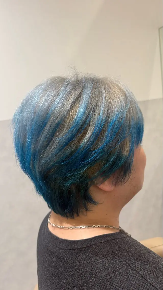 ショート カラー メンズ ベージュカラー ブルーカラー グラデーションカラー シルバー シルバーベージュ カット ヘアカラー 🌼デザインカラー 🌼kumicoのヘアスタイル