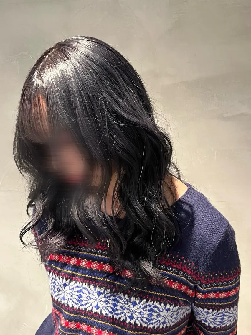 ロング カラー ブリーチ ブルーカラー ブルーグレー ブルーグレージュ 透明感カラー アサノ メグミのヘアスタイル