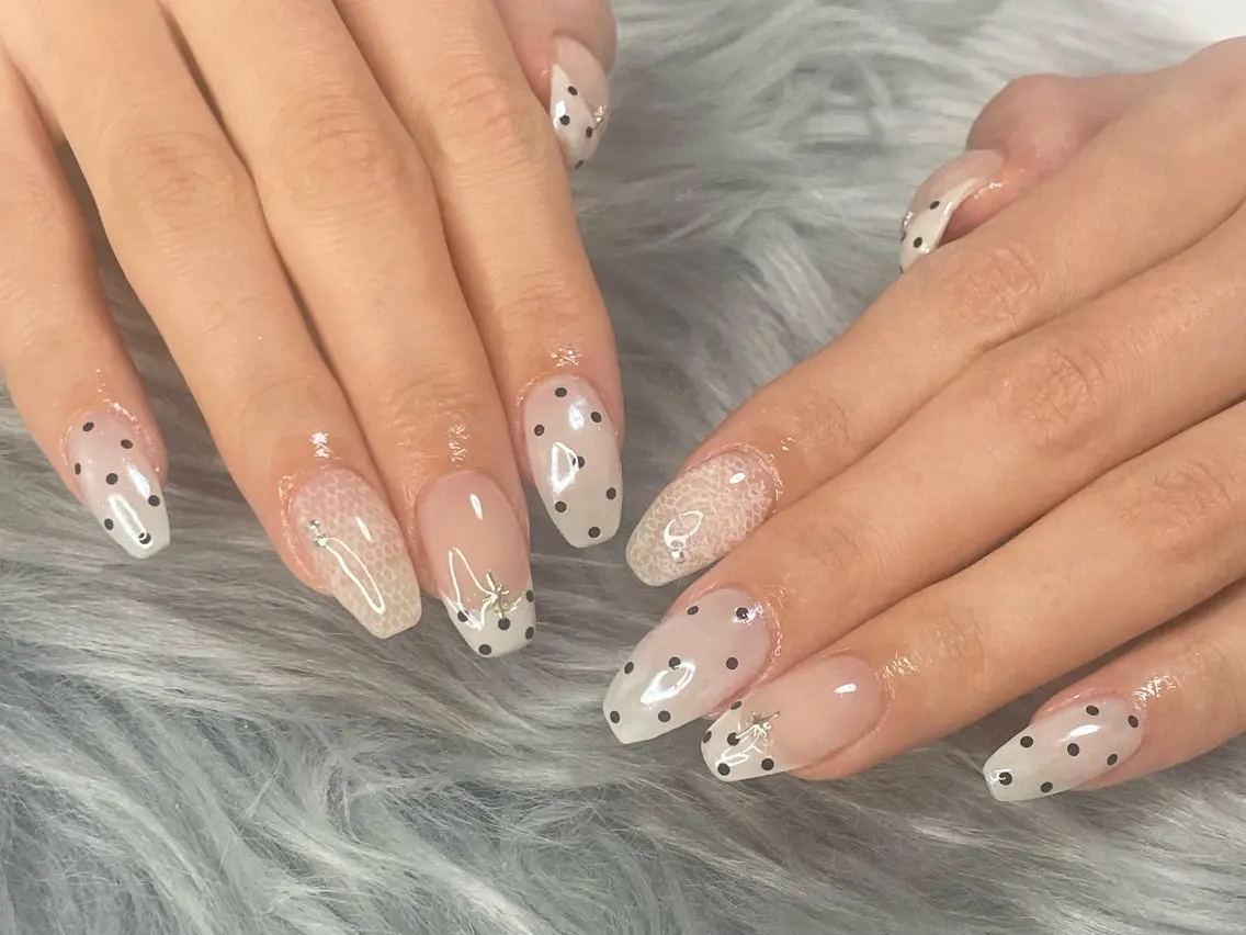 ネイル ドット レース 春ネイル ワンホンネイル ハンドネイル LUNA NAIL ayuのネイルデザイン