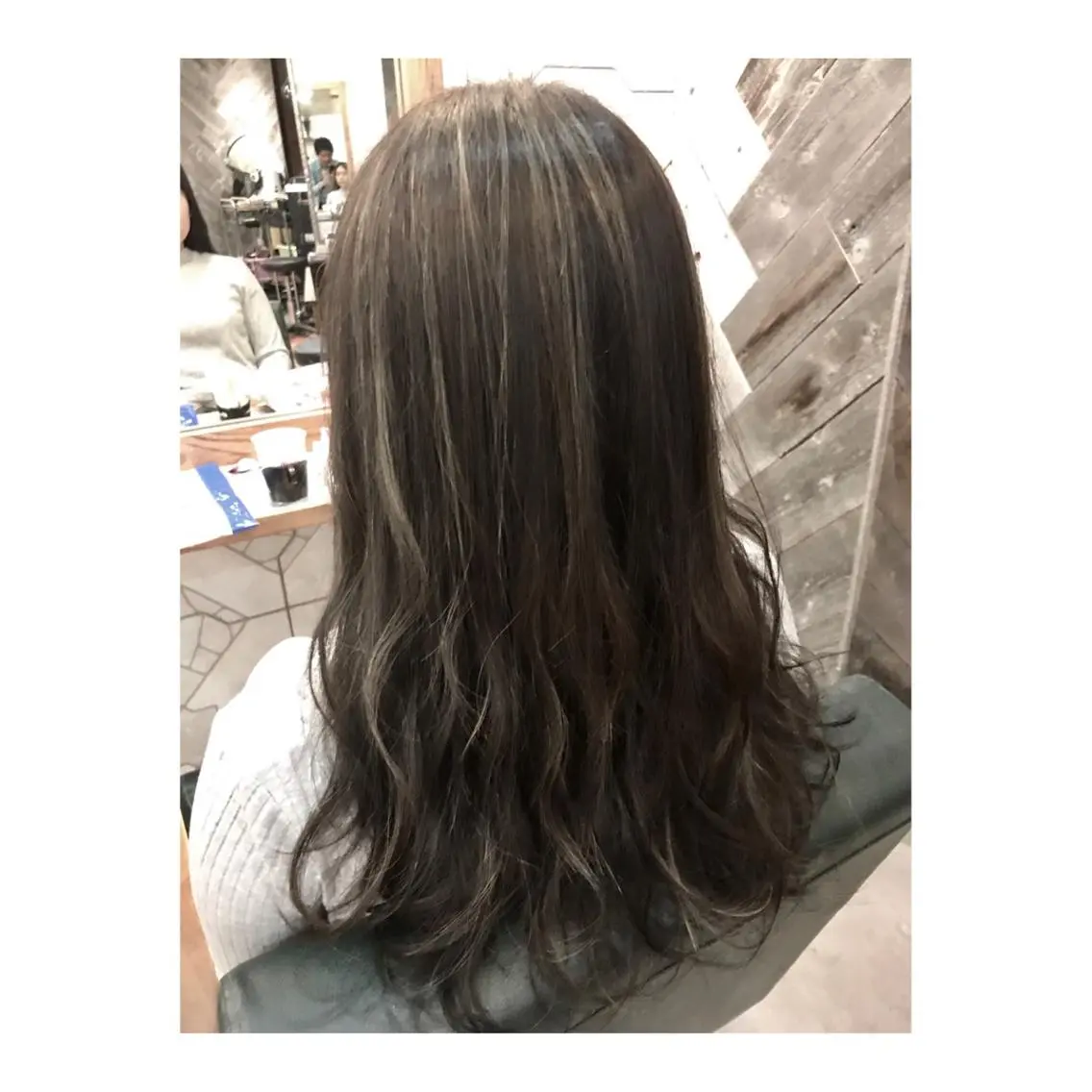憧れの外国人風カラーに☆ハイライトorグラデーション+ヘアカラー＋カットの写真