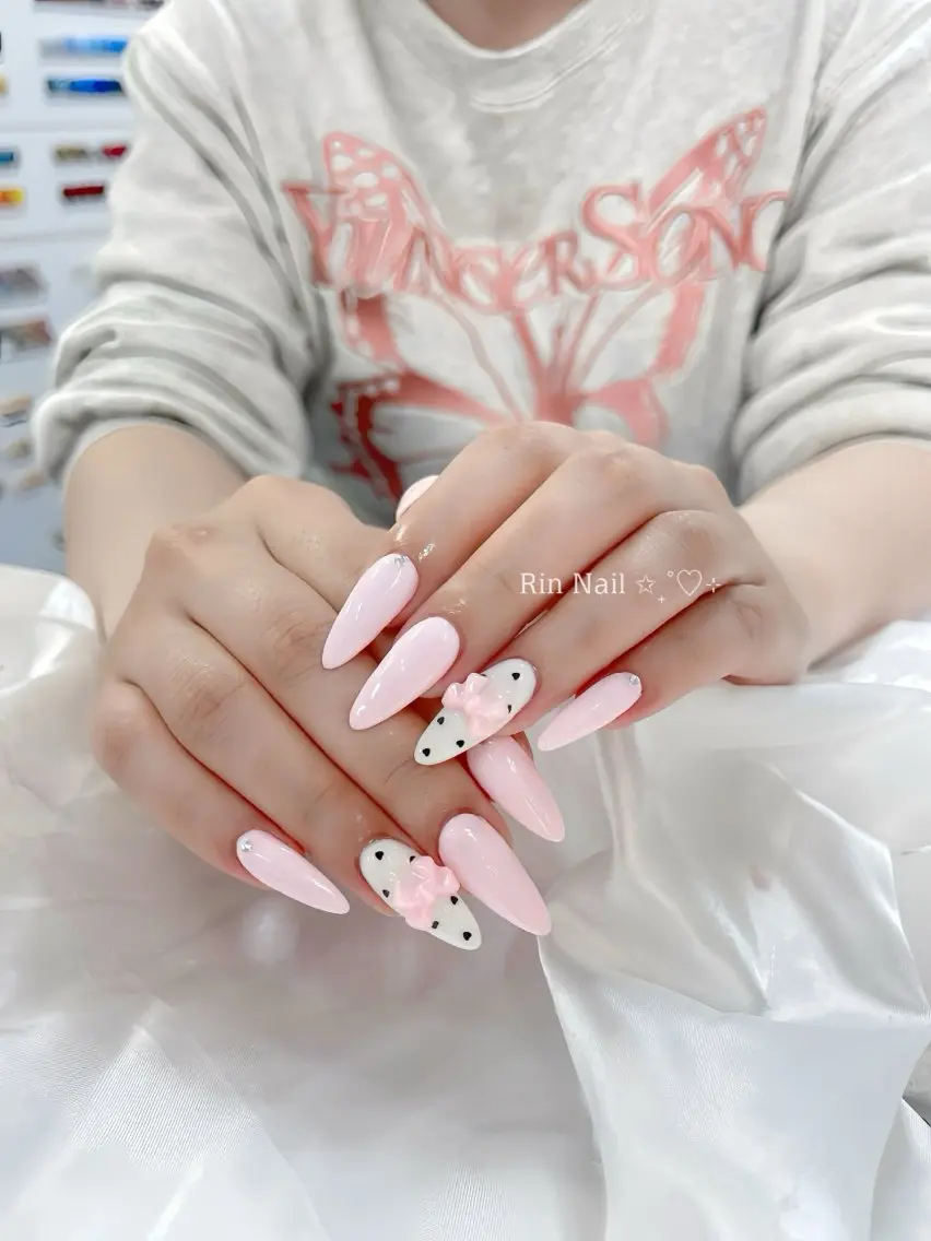 ネイル アートネイル チークネイル ジェルネイル ロングネイル マグネットネイル ハンドネイル Rin Nail 新大久保店のネイルデザイン