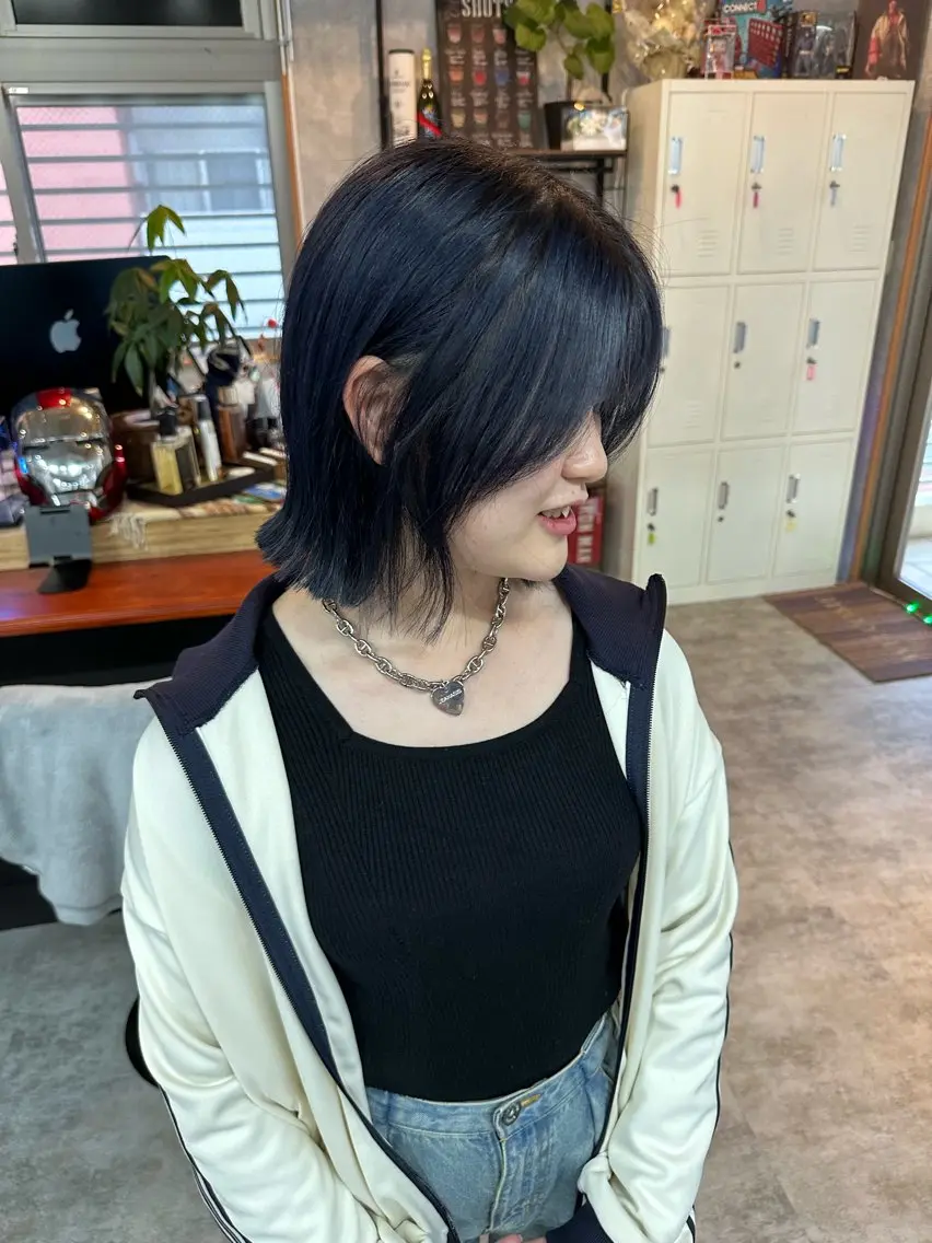 ショート 切りっぱなしボブ ショートボブ ハンサムショート 丸みショート ボブ カット ヘアカラー トリートメント モテ髪/ボブ/ショー ト/アダチフウトのヘアスタイル