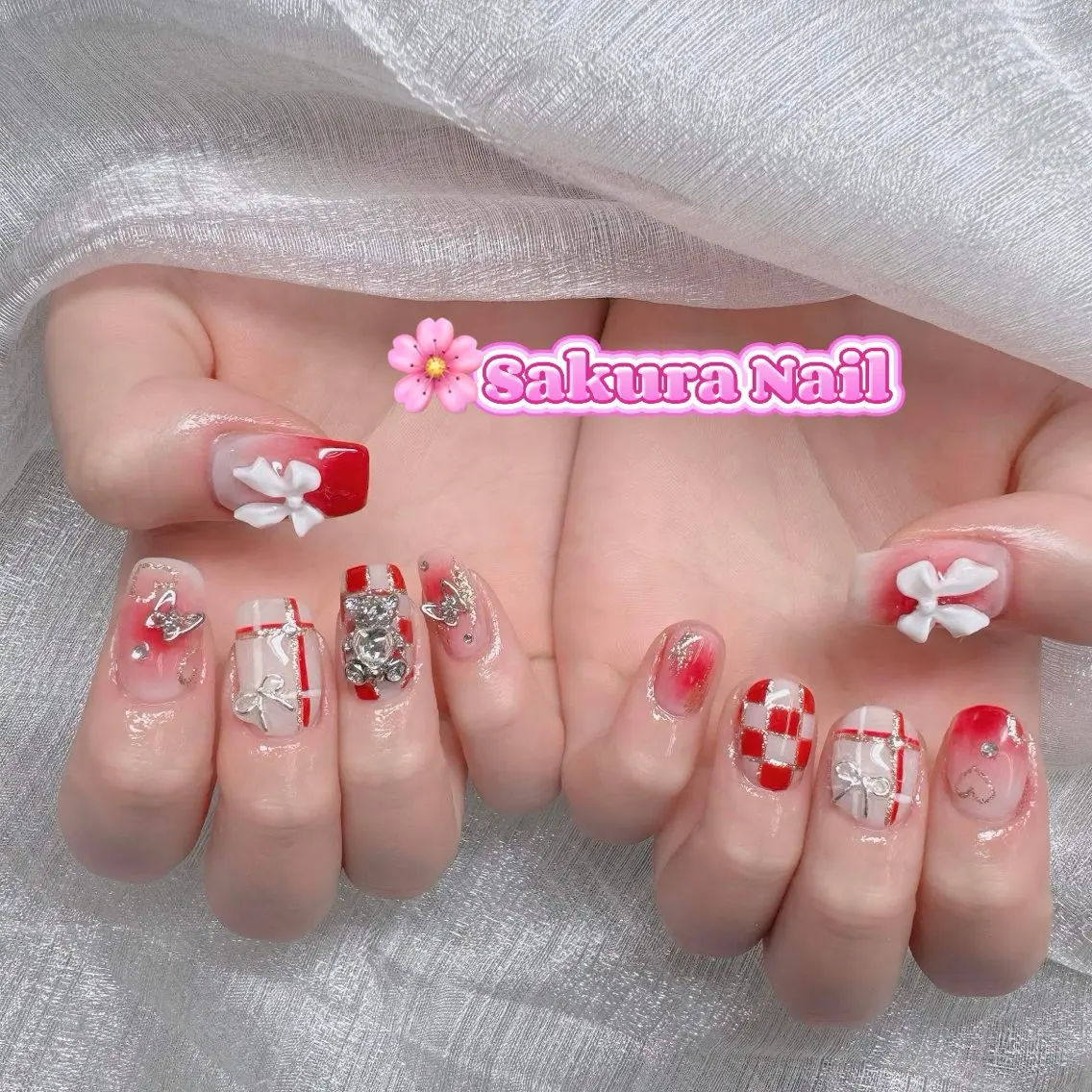 ネイル アートネイル オーロラネイル ボルドー チークネイル フレンチネイル ハンドネイル Sakura Nail Salonのネイルデザイン