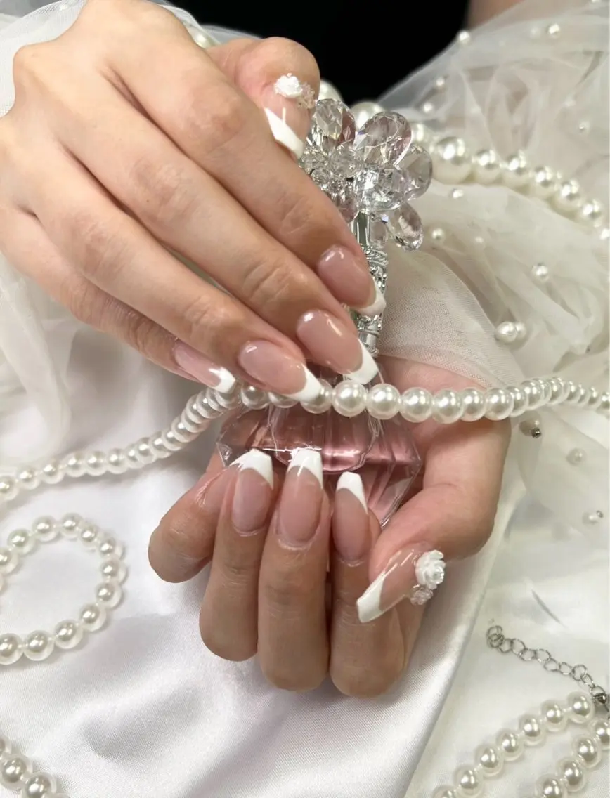 ネイル チークネイル フットネイル フレンチネイル ジェルネイル マグネットネイル ハンドネイル Queeens nailのネイルデザイン