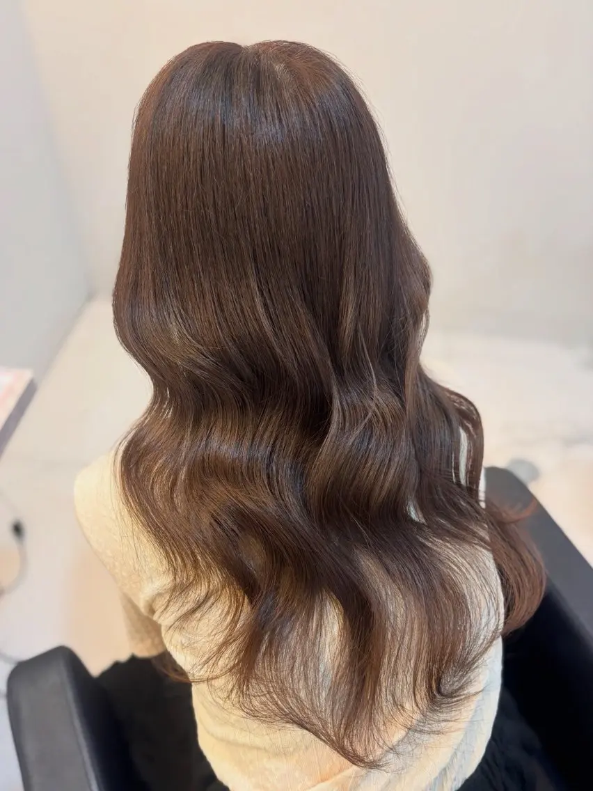 ロング ヘアカラー 𝐿𝑒𝑒 四ツ橋 𝑅𝐴𝑁𝐴のヘアスタイル