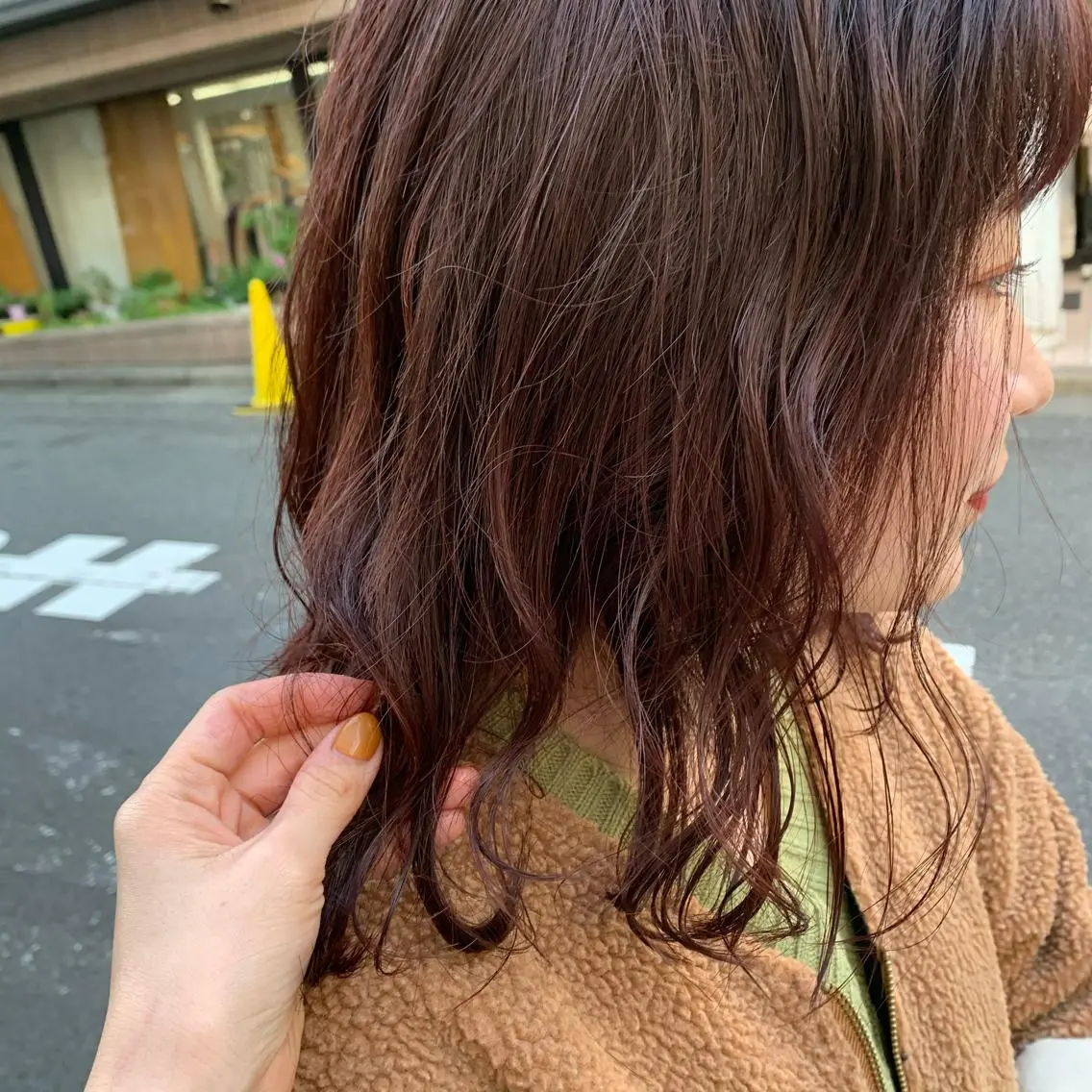 ミディアム カラー ヘアアレンジ サナ🌱 切りっぱなしボブのヘアスタイル